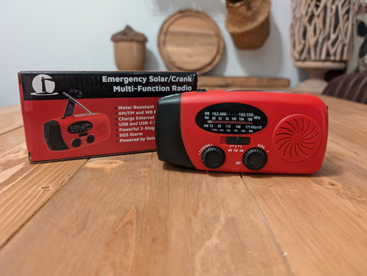 Solar Powered Radio, Flashlight, Siren and Charing Bank