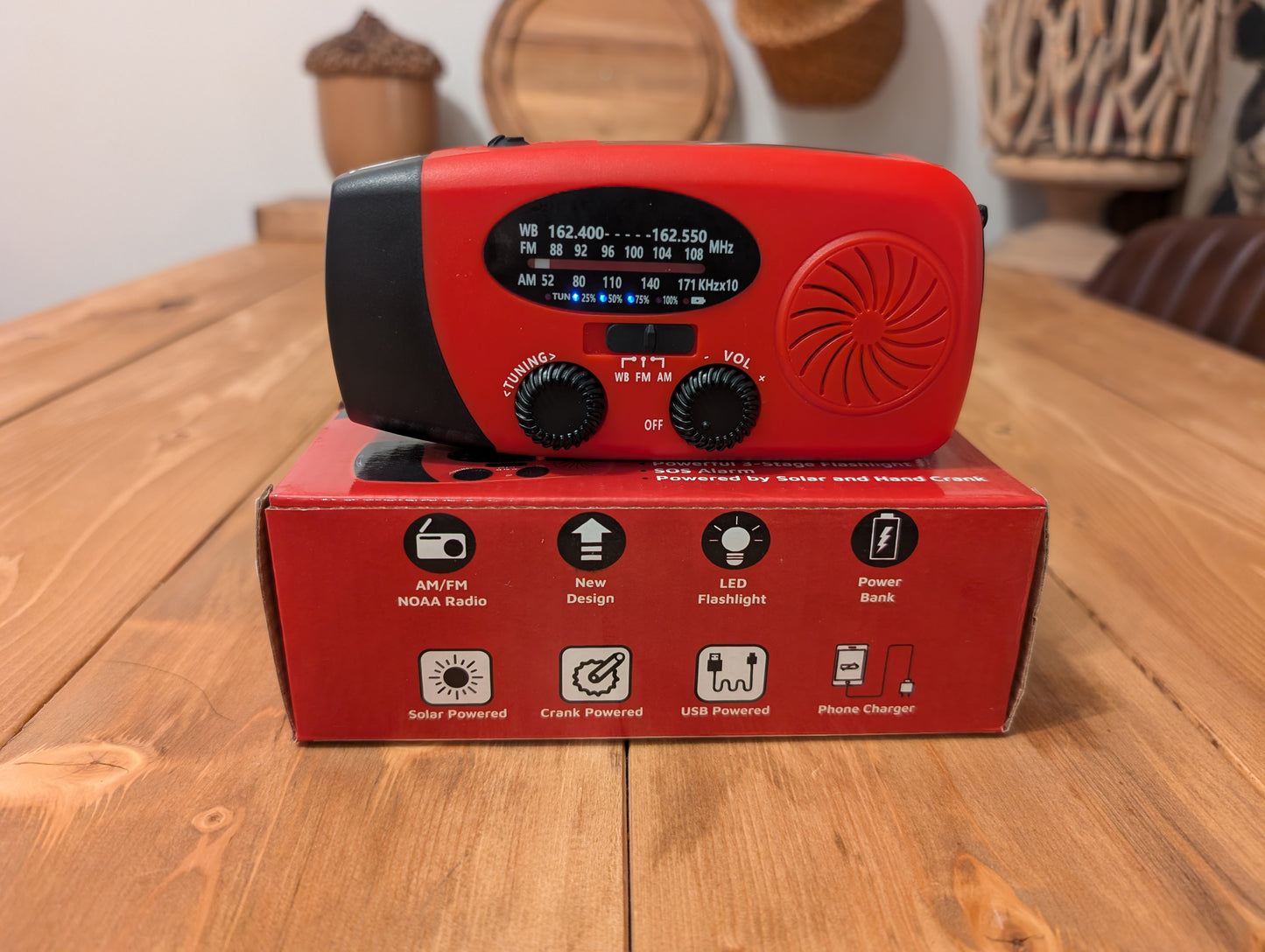 Solar Powered Radio, Flashlight, Siren and Charing Bank