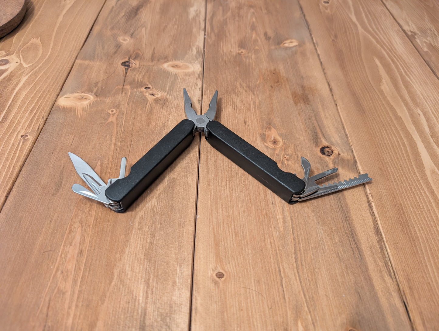 Pocket Multitool - 14 Tools in 1